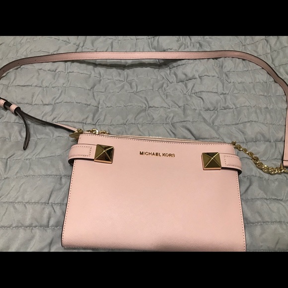 Authentic Michael Kors cross body - Picture 1 of 6